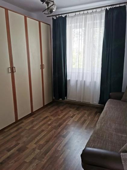 Apartament cu 3 camere semidecomandat în Dacia