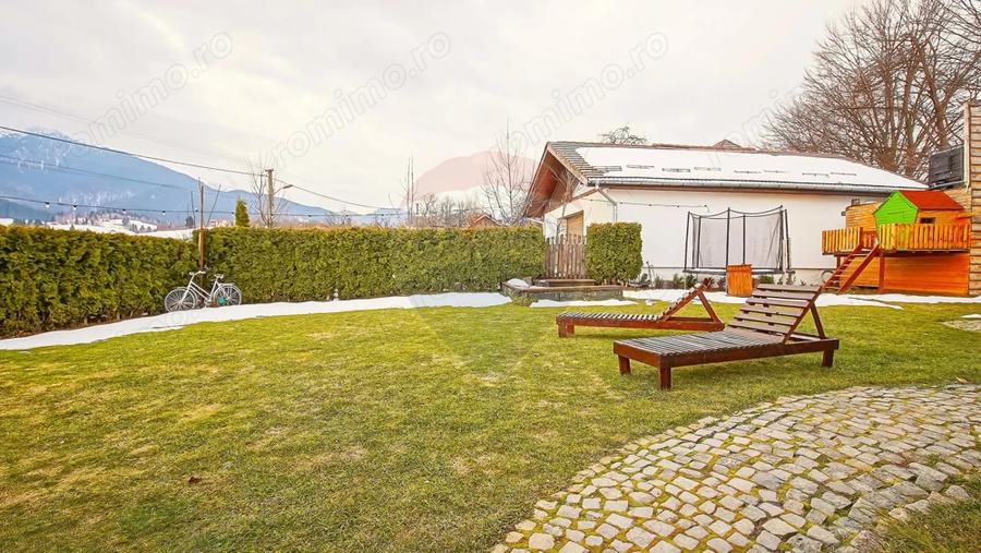 Casă cu 8 camere cu Teren 888 Mp în Sohodol