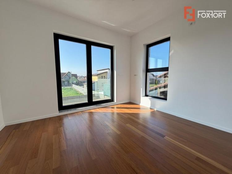 Duplex cu 5 camere cu Canalizare în Săcălaz