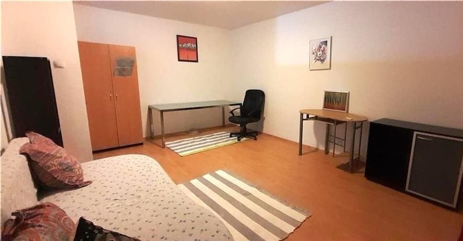 Garsonieră decomandată în Timpuri Noi