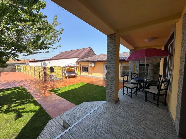 Casă individuală cu 6 camere cu Canalizare în Ovidiu