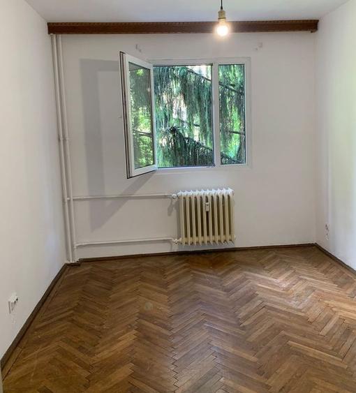 Apartament cu 3 camere în Berceni