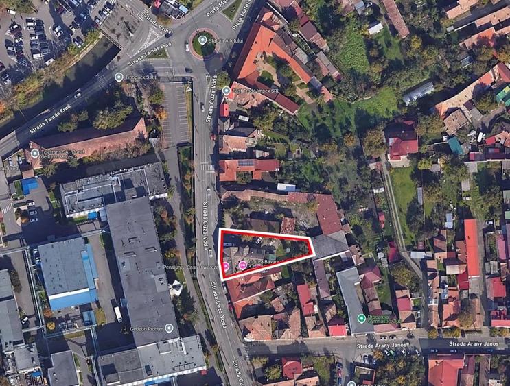 Casă cu 6 camere cu Teren 700 Mp în Central