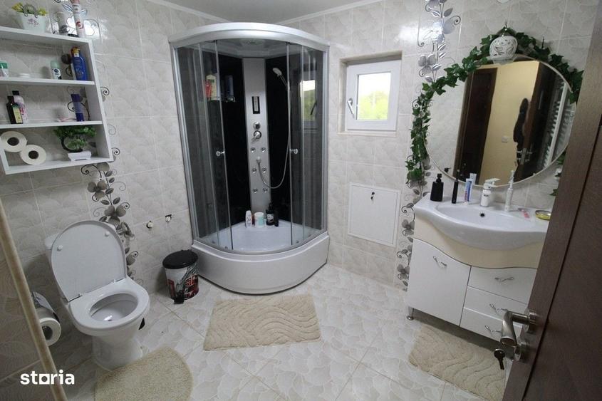Casă cu 4 camere cu Teren 1413 Mp în Central