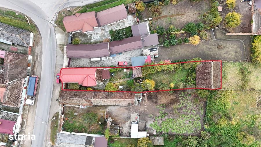 Casă cu 5 camere cu Teren 749 Mp în Hălchiu