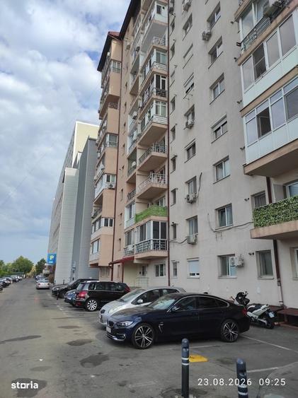 Apartament cu 3 camere în Văcăresti