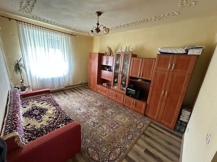 Apartament cu 2 camere decomandat în Cunța