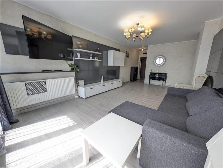Apartament cu 3 camere decomandat în Ștefan cel Mare
