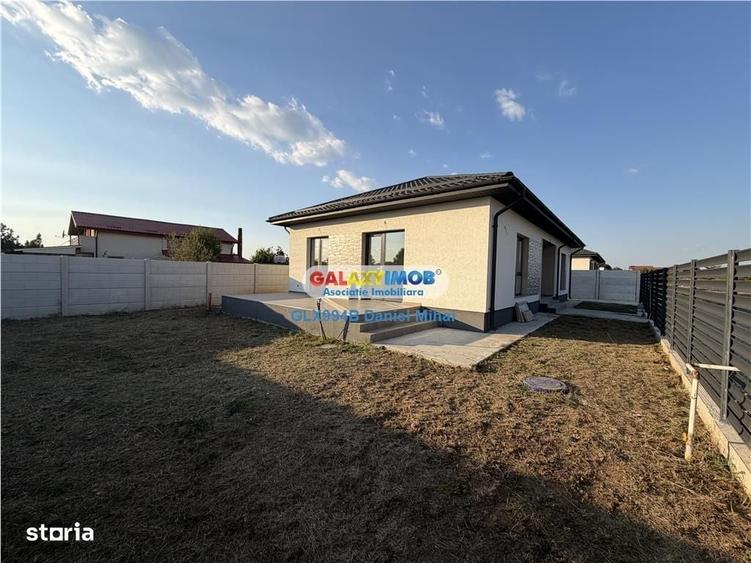 Casă cu 4 camere cu Teren 400 Mp în Domnești