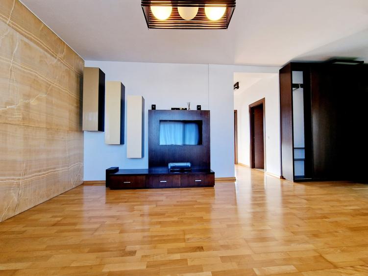 Apartament cu 3 camere decomandat, mobilat în Voluntari
