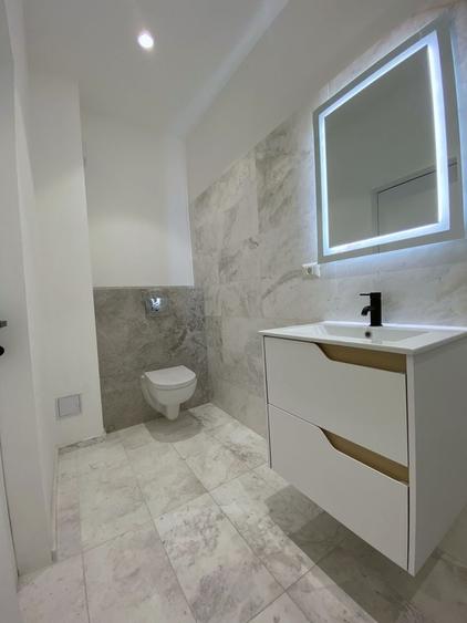 Apartament cu 4 camere semidecomandat în Domenii
