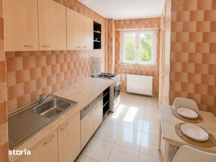 Apartament cu 3 camere decomandat în Vitan