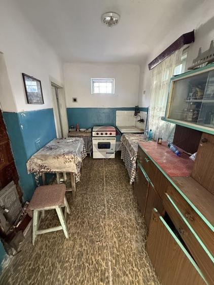 Casă individuală cu 6 camere cu Teren 433 Mp în Sud