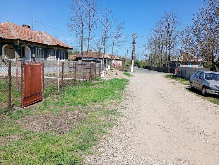 Teren de 477 mp, în Boldești