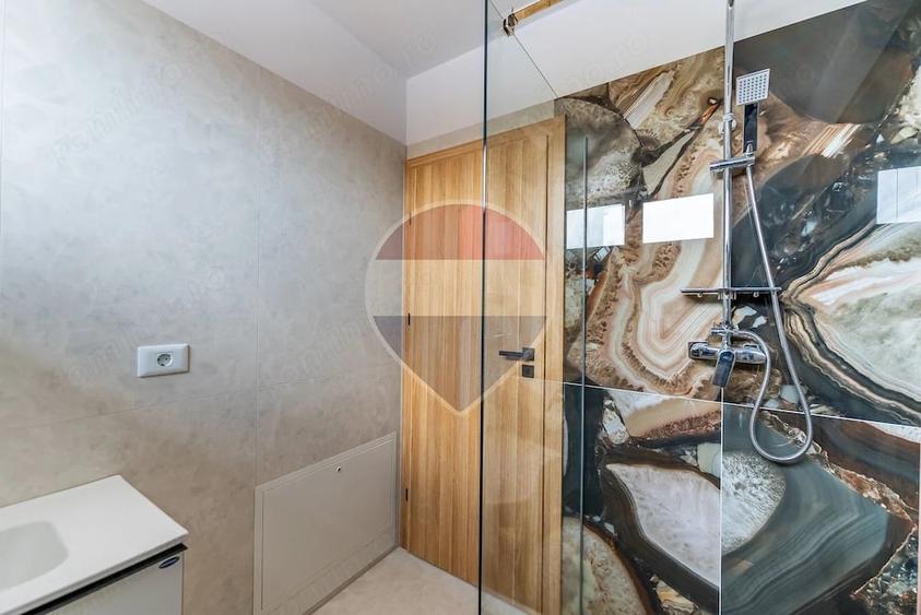 Casă cu 4 camere cu Teren 230 Mp în Pârneava