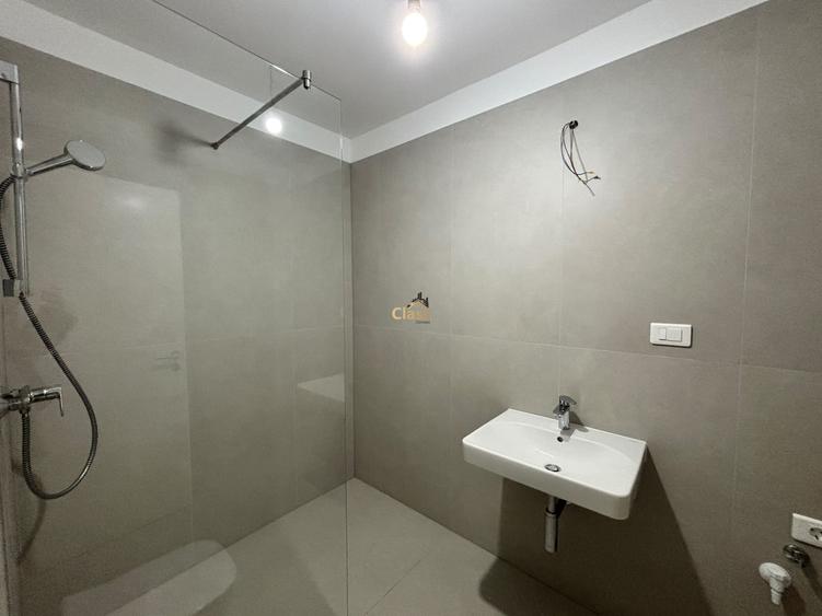 Apartament cu 3 camere semidecomandat în Semicentral