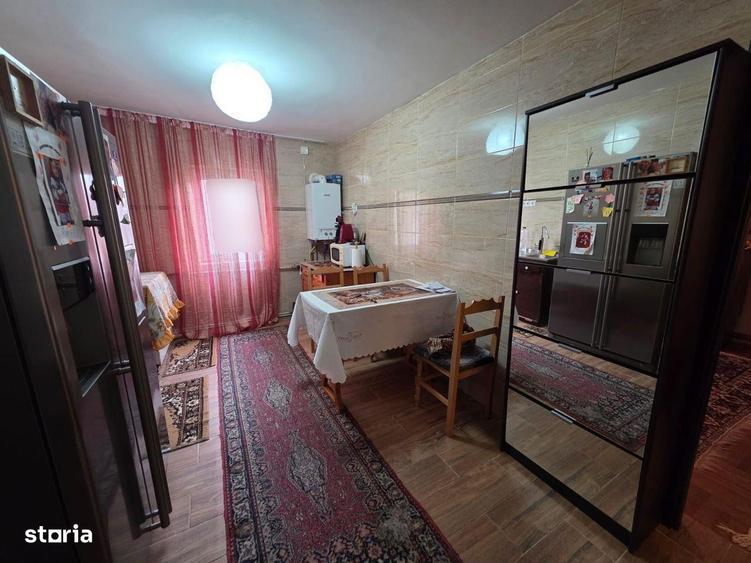 Apartament cu 4 camere decomandat în Central