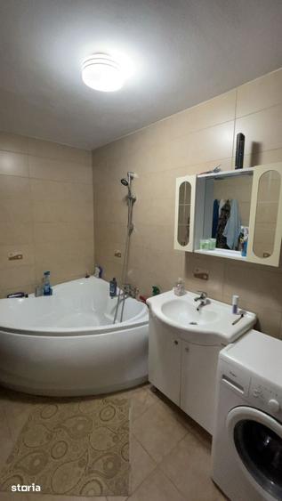 Casă cu 4 camere cu Teren 800 Mp în Central