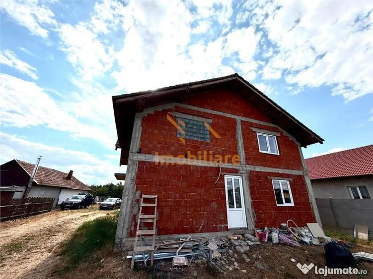 Casă cu 4 camere cu Teren 1439 Mp în Inand