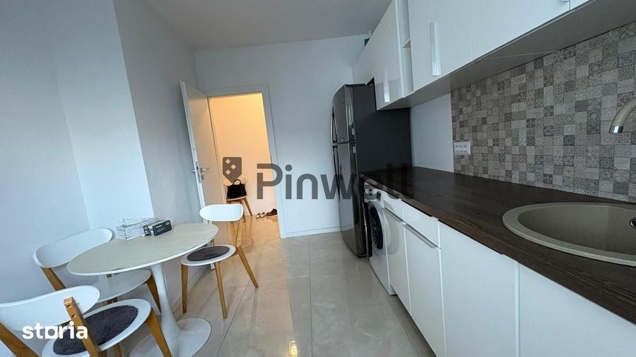 Apartament cu 5 camere decomandat în Obor