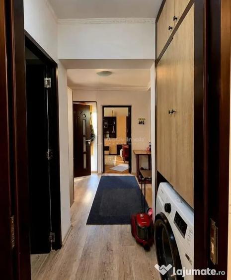 Apartament cu 2 camere decomandat în Exterior Vest