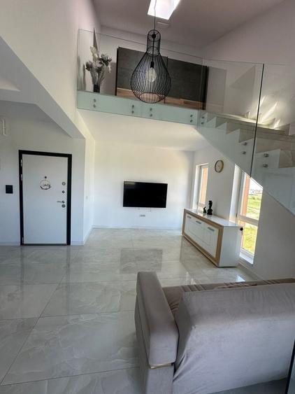 Apartament cu 3 camere decomandat, mobilat în Girocului