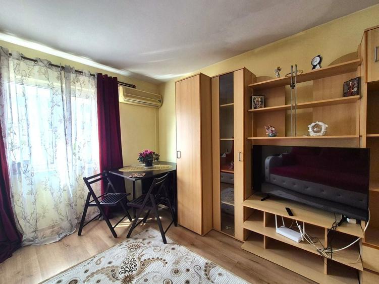 Garsonieră semidecomandată în Uzina 2
