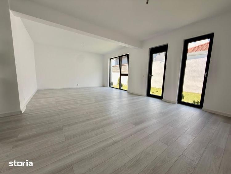 Casă cu 5 camere cu Teren 301 Mp în Cârcea