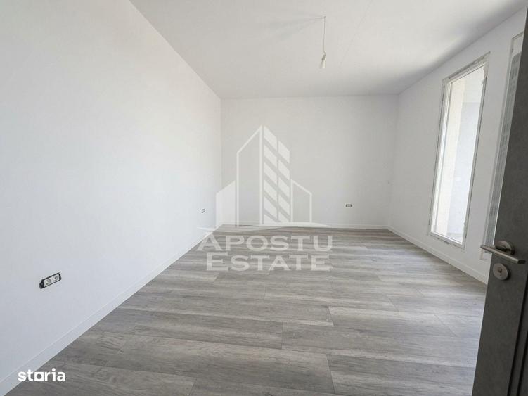 Casă cu 4 camere decomandat în Giarmata