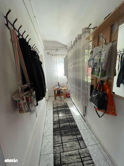Casă cu 4 camere cu Teren 200 Mp în Rahova