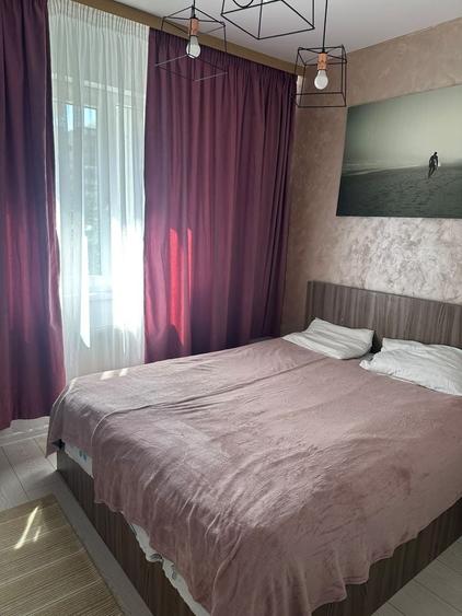 Casă cu 2 camere decomandat în Roșu