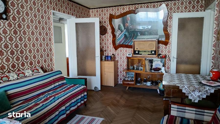 Apartament cu 4 camere în Obor