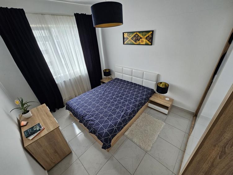 Apartament cu 2 camere semidecomandat în Roșu