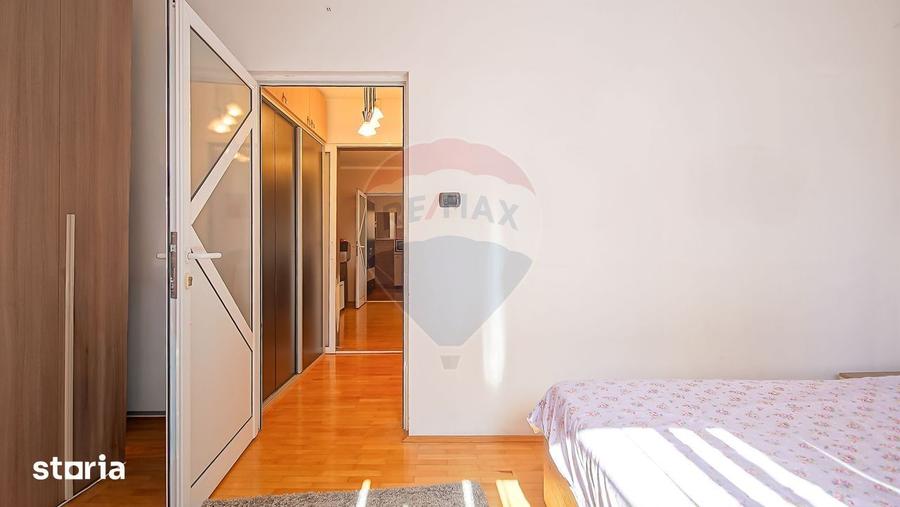 Apartament cu 2 camere semidecomandat, mobilat în Est