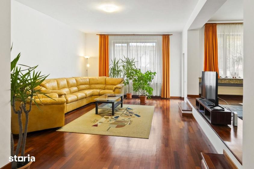 Casă cu 6 camere cu Teren 245 Mp în Herăstrău