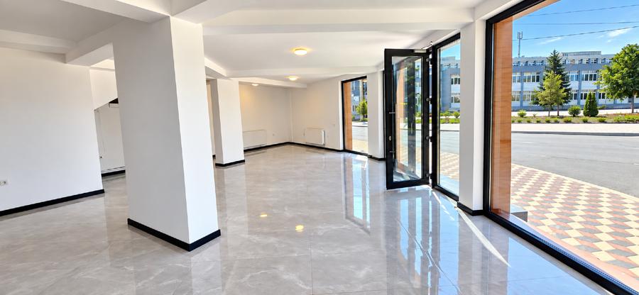 Spațiu comercial, de 80 mp, în Central
