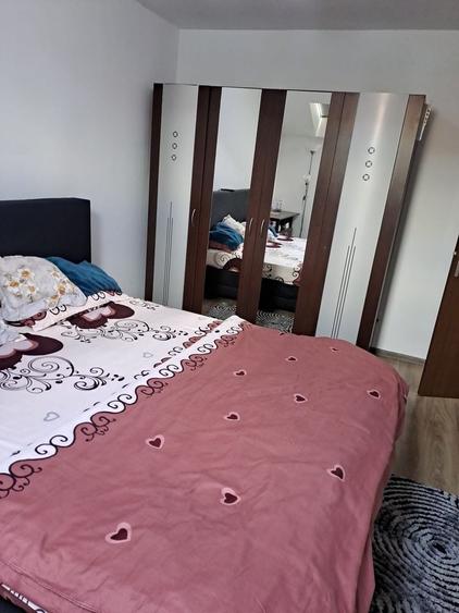 Apartament cu 3 camere decomandat în Sub Arini