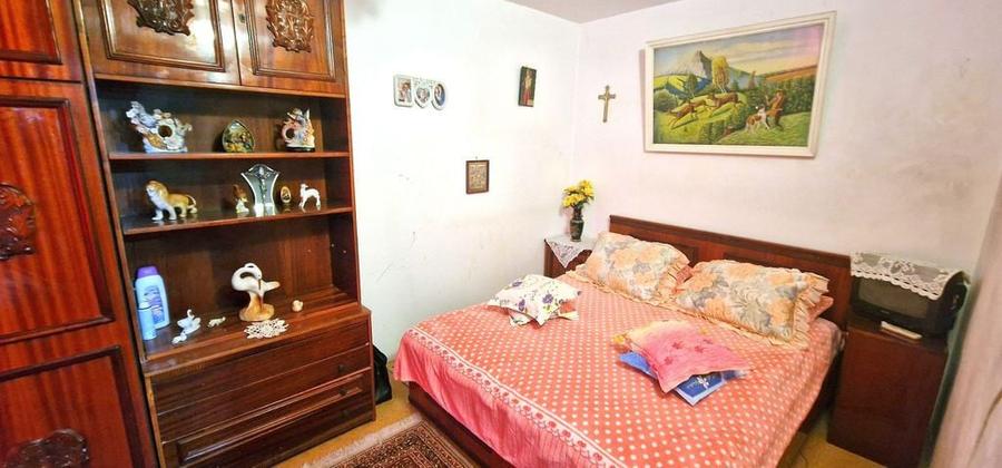 Apartament cu 3 camere semidecomandat în Km 4