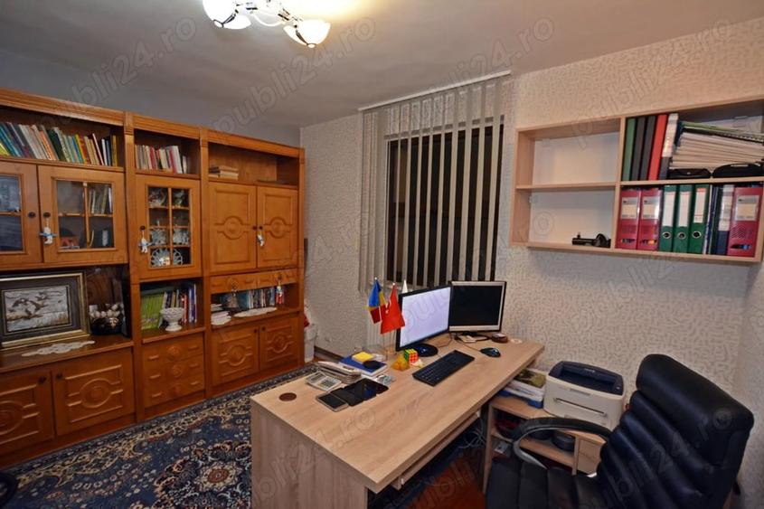 Casă cu 6 camere cu Teren 680 Mp în Găvana