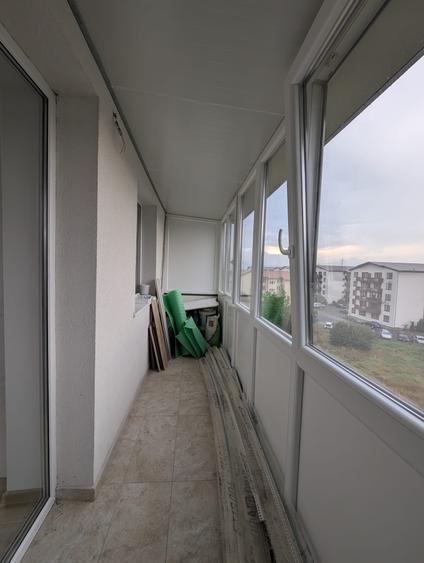Apartament cu 3 camere semidecomandat în Florești