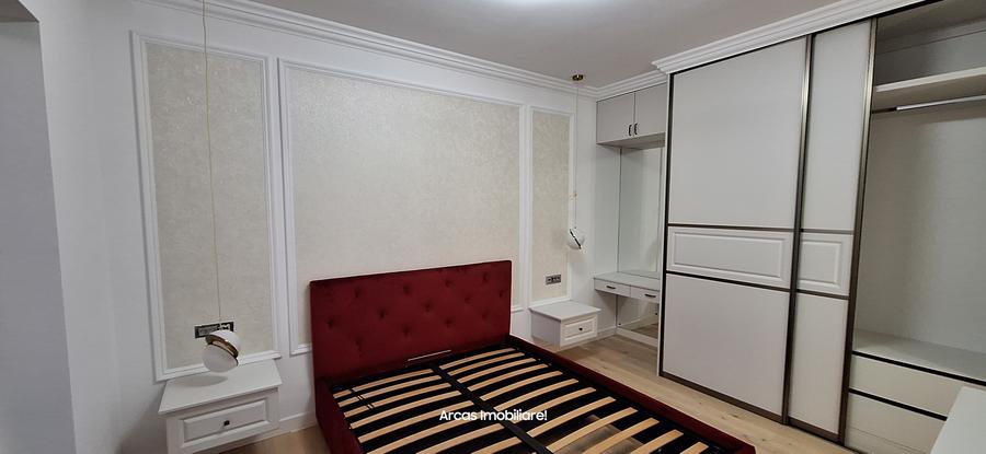 Penthouse cu 3 camere decomandat, mobilat în Sub Arini