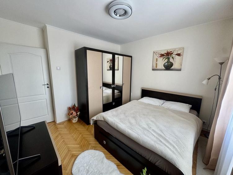 Apartament cu 3 camere în Unirii