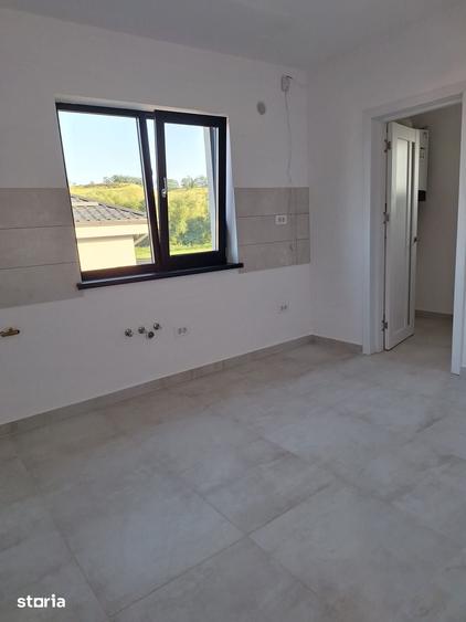Casă cu 4 camere cu Teren 550 Mp în Central