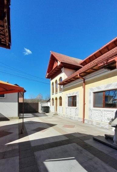 Casă individuală cu 6 camere cu Canalizare în Lunca (Voinești)