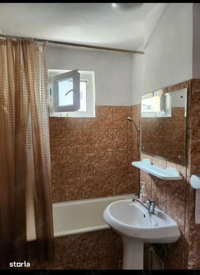 Apartament cu 3 camere, mobilat în Pantelimon