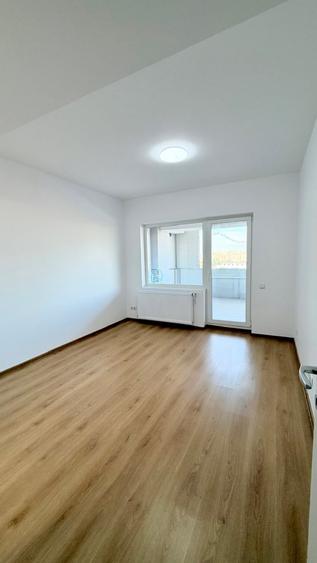 Apartament cu 4 camere semidecomandat în 13 Septembrie