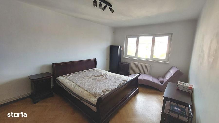 Apartament cu 3 camere decomandat în Calea Dumbrăvii