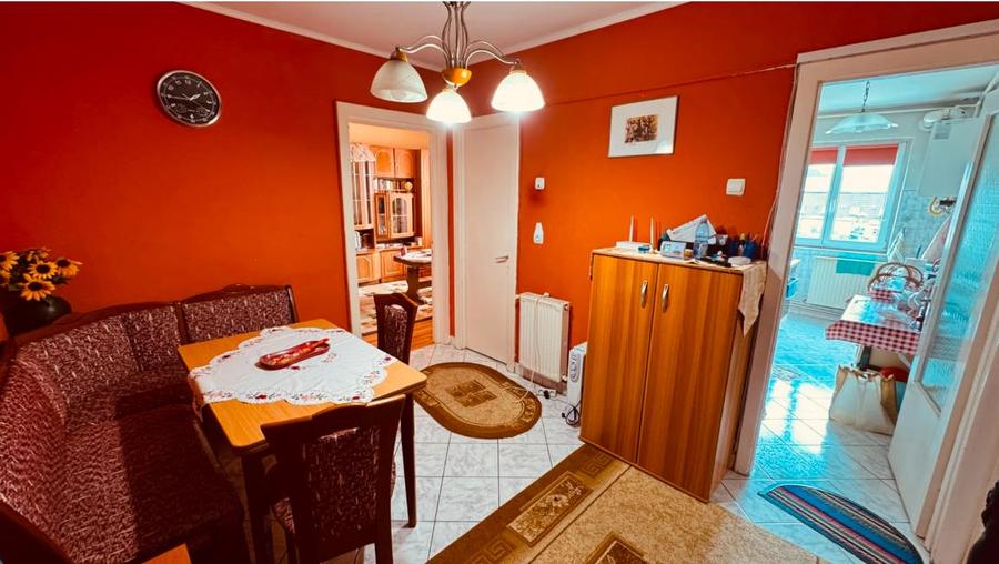 Apartament cu 2 camere decomandat în Astra