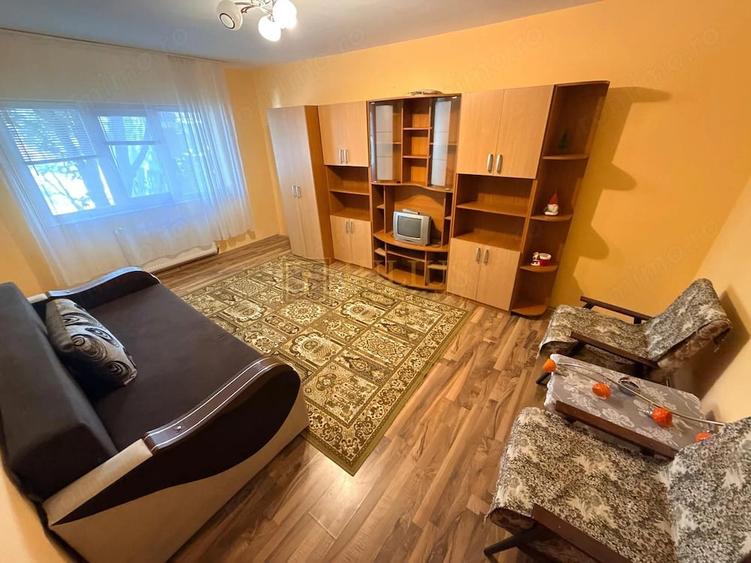 Apartament cu 3 camere decomandat, mobilat în Soarelui