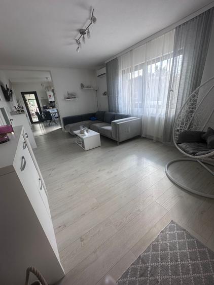 Casă cu 3 camere în Central